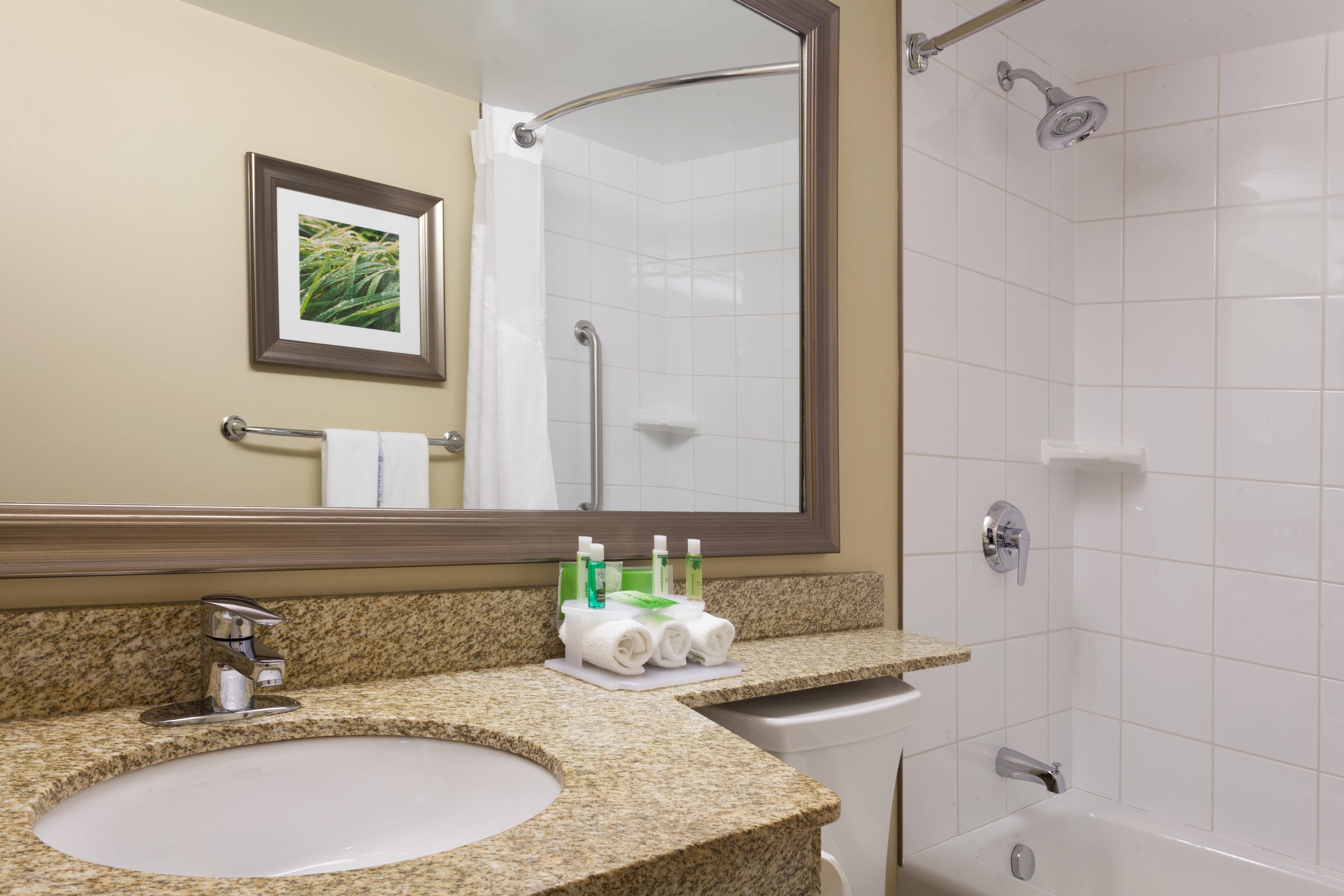 Holiday Inn Express Hotel & Suites Uptown Fredericton By Ihg Экстерьер фото
