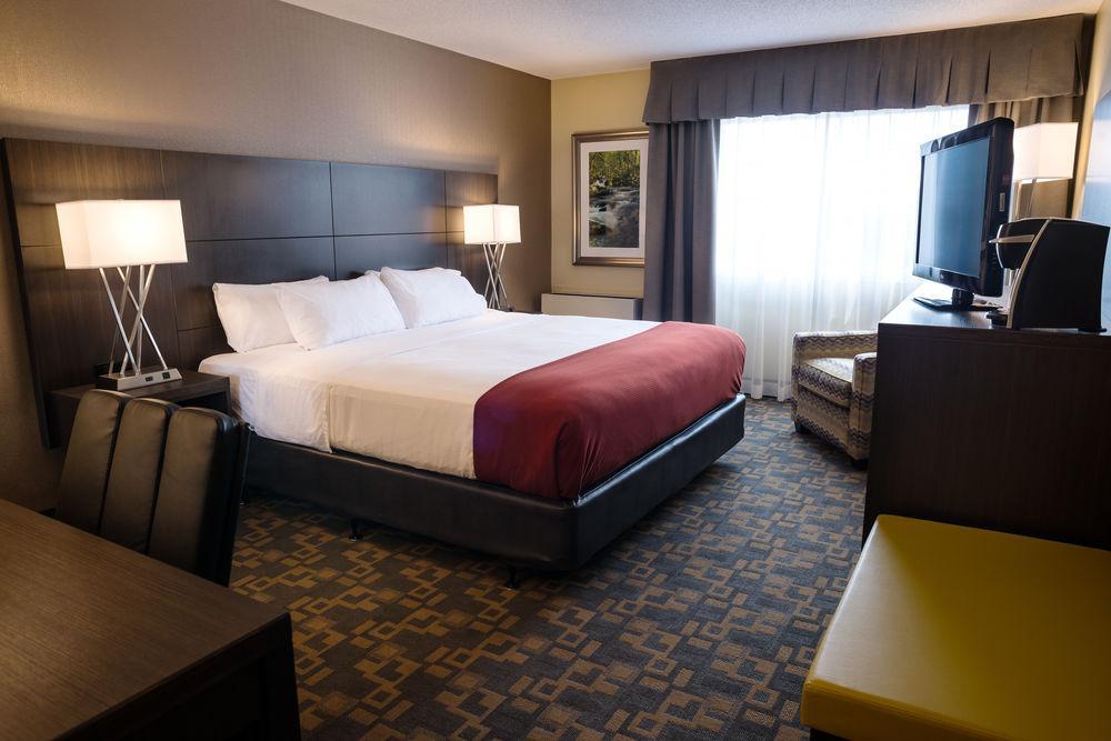 Holiday Inn Express Hotel & Suites Uptown Fredericton By Ihg Экстерьер фото